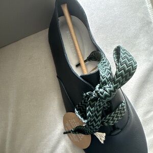 Another sole Stella Geometric
